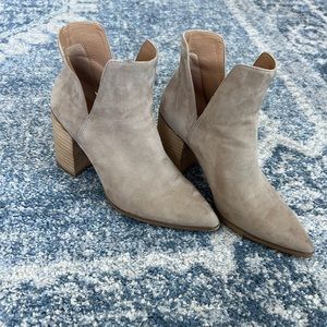 Steve Madden pointed toe bootie